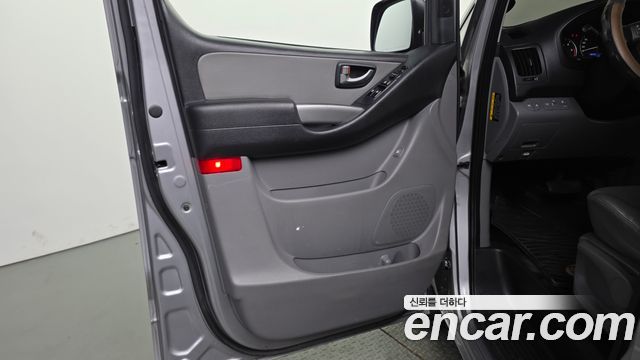 Hyundai Starex 2019 — photo 14