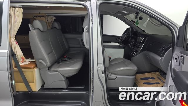 Hyundai Starex 2019 — photo 16