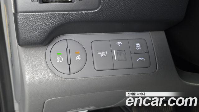 Hyundai Starex 2019 — photo 28