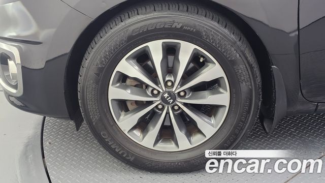 Kia Canival 2015 — photo 5