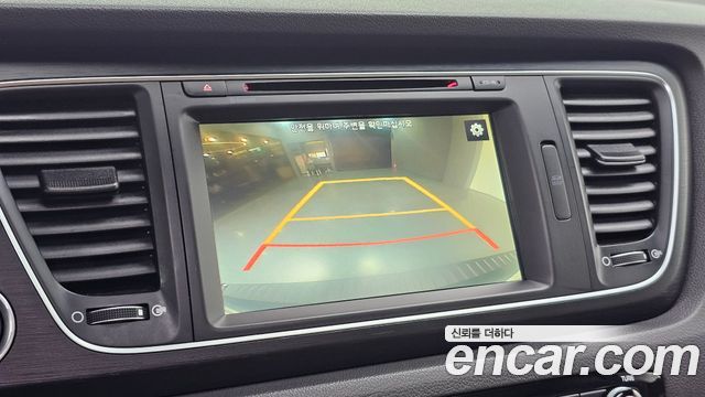 Kia Canival 2015 — photo 14