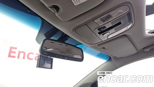 Kia Canival 2015 — photo 18