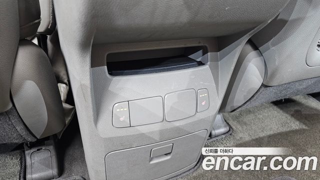 Kia Canival 2015 — photo 20