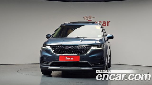 Kia Canival 2023 — photo 3