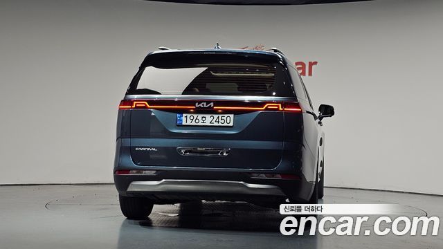 Kia Canival 2023 — photo 4