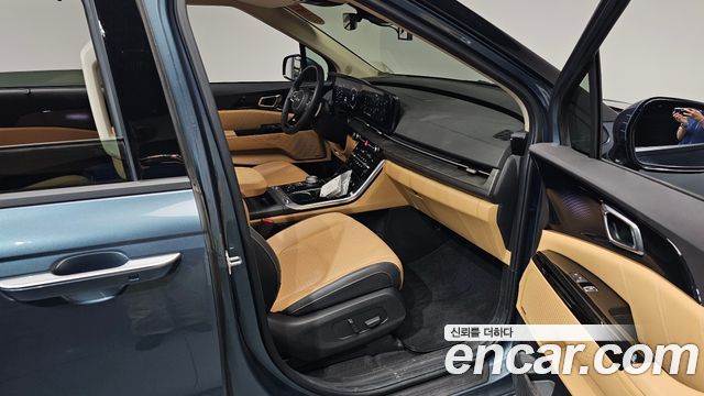 Kia Canival 2023 — photo 17