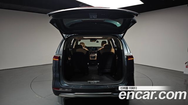 Kia Canival 2023 — photo 26