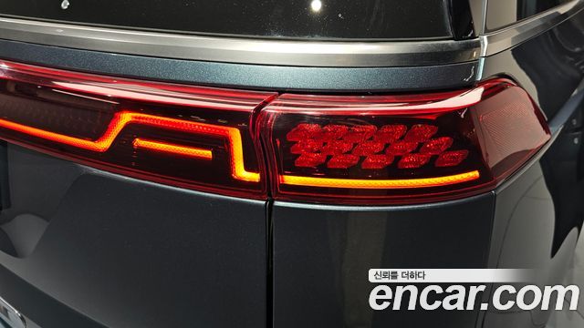 Kia Canival 2023 — photo 9