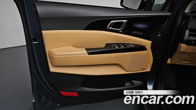Kia Canival 2023 — photo 14