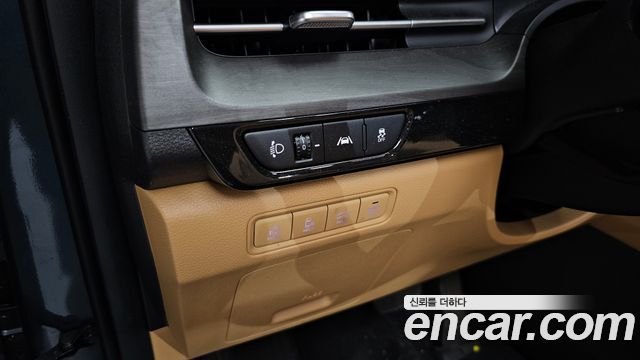 Kia Canival 2023 — photo 28