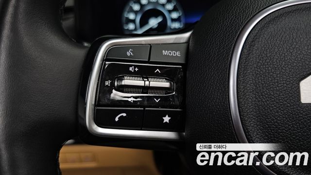 Kia Canival 2023 — photo 29