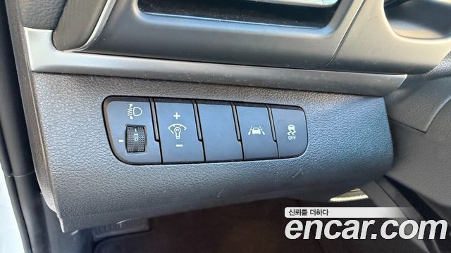 Hyundai AVANTE 2019 — photo 11