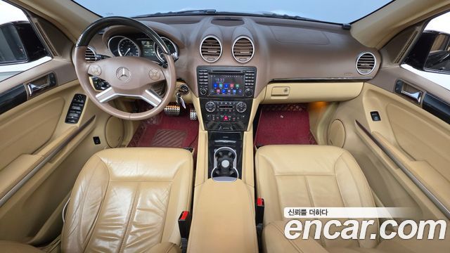 Mercedes-Benz GL-Class 2012 — photo 7