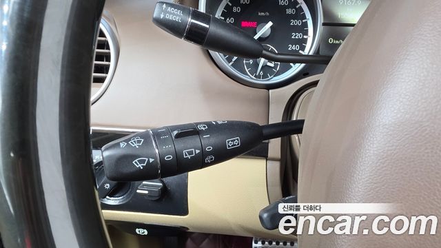 Mercedes-Benz GL-Class 2012 — photo 16