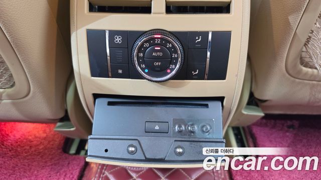 Mercedes-Benz GL-Class 2012 — photo 17