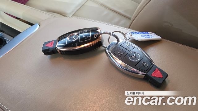 Mercedes-Benz GL-Class 2012 — photo 18
