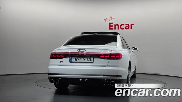 Audi A8 2018 — photo 4