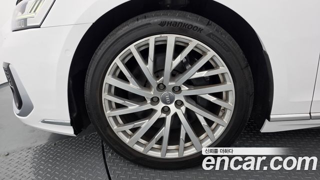 Audi A8 2018 — photo 5