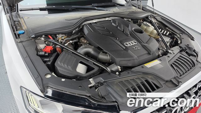 Audi A8 2018 — photo 6