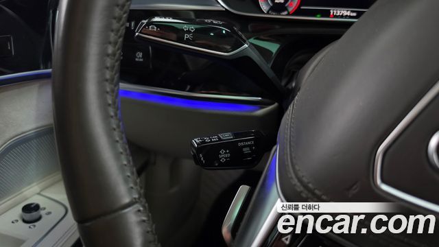 Audi A8 2018 — photo 21
