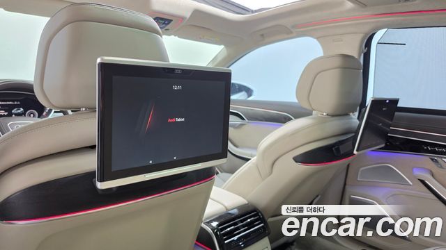 Audi A8 2018 — photo 25