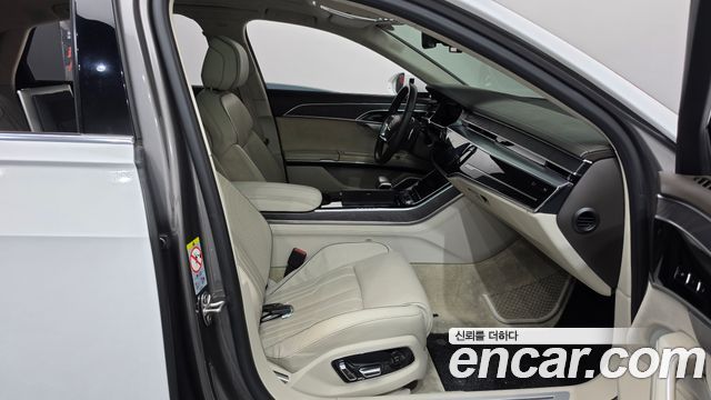 Audi A8 2018 — photo 16