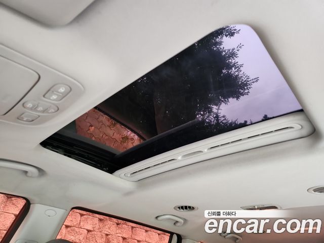 Kia Canival 2010 — photo 8