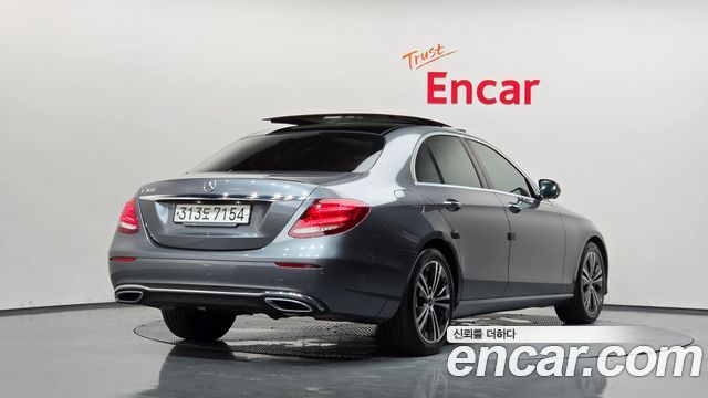 Mercedes-Benz E-Class 2020 — photo 2