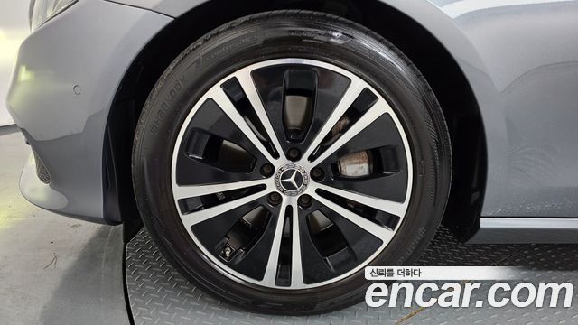 Mercedes-Benz E-Class 2020 — photo 5