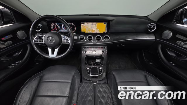 Mercedes-Benz E-Class 2020 — photo 10