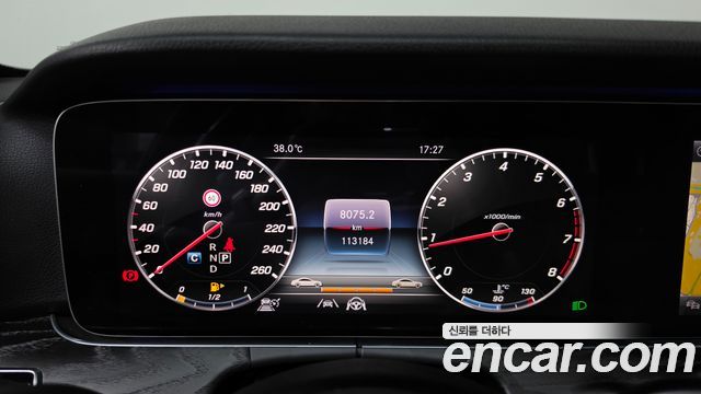 Mercedes-Benz E-Class 2020 — photo 11