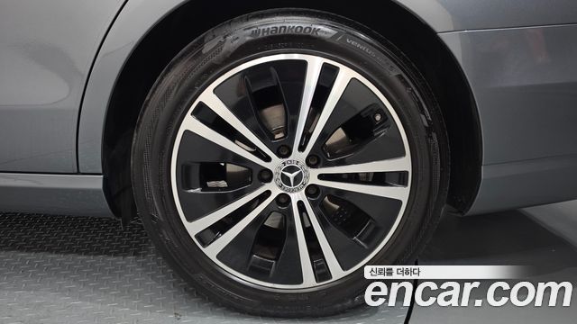 Mercedes-Benz E-Class 2020 — photo 7
