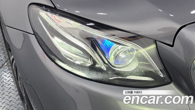 Mercedes-Benz E-Class 2020 — photo 8