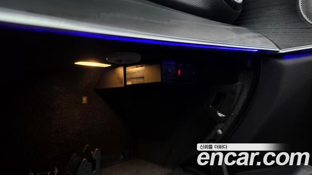 Mercedes-Benz E-Class 2020 — photo 32