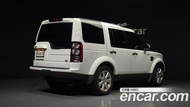 Land Rover Discovery 2015 — photo 2