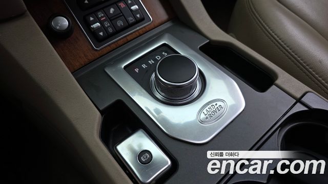 Land Rover Discovery 2015 — photo 9