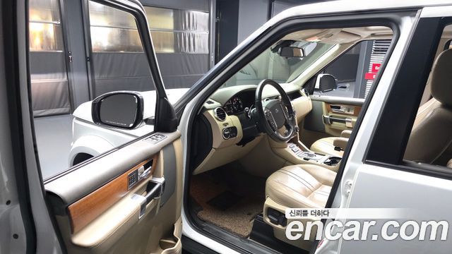 Land Rover Discovery 2015 — photo 10