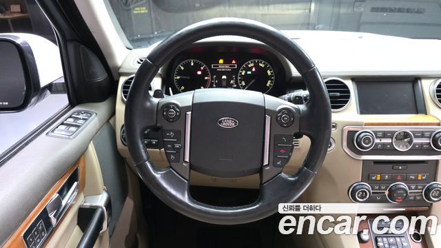 Land Rover Discovery 2015 — photo 13