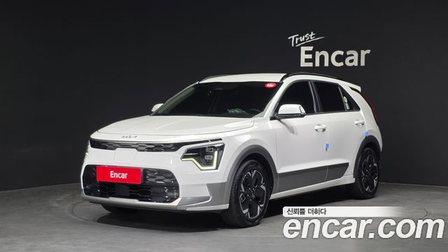 Kia Niro 2023 — photo 1