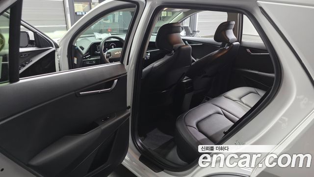 Kia Niro 2023 — photo 11