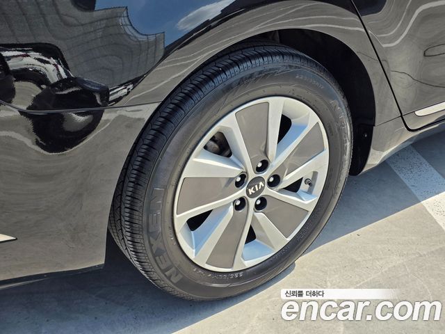 Kia K7 2017 — photo 12