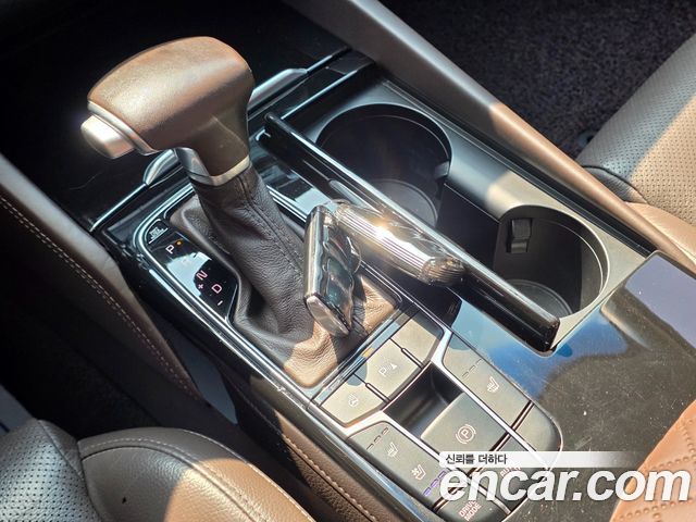 Kia K7 2017 — photo 16