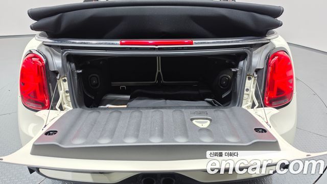 Mini Cooper Convertible 2023 — photo 23