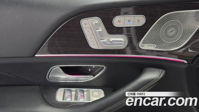 Mercedes-Benz GLE-Class 2021 — photo 19