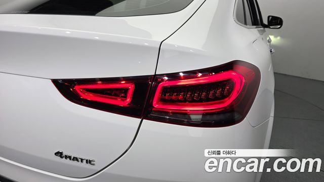 Mercedes-Benz GLE-Class 2021 — photo 9