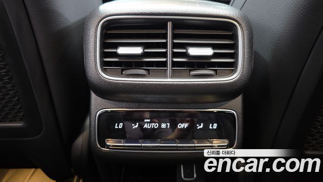 Mercedes-Benz GLE-Class 2021 — photo 31