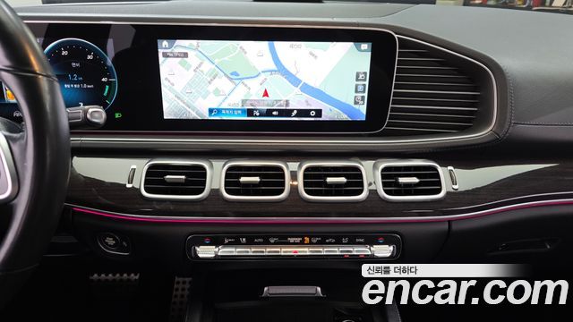 Mercedes-Benz GLE-Class 2021 — photo 32