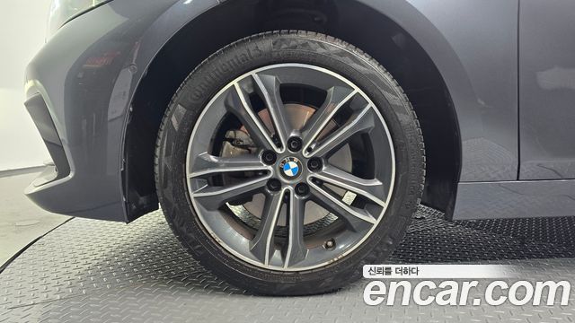 BMW 1-Series 2020 — photo 5