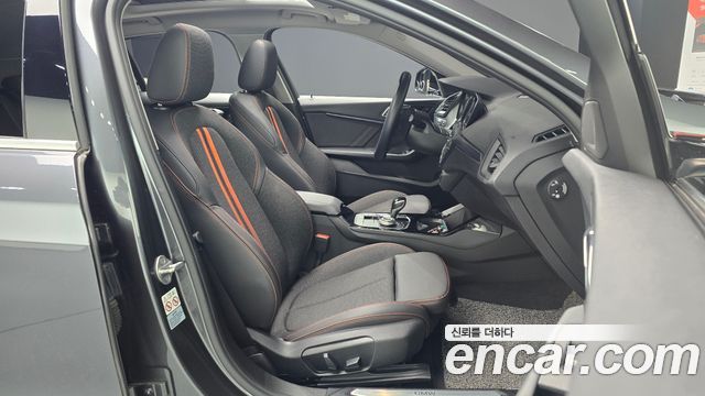 BMW 1-Series 2020 — photo 10