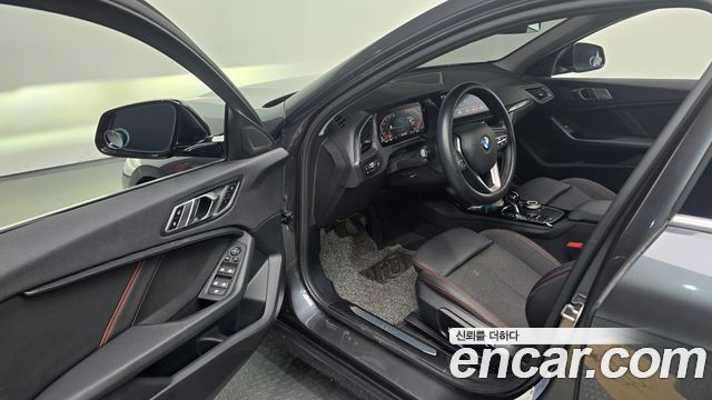 BMW 1-Series 2020 — photo 11